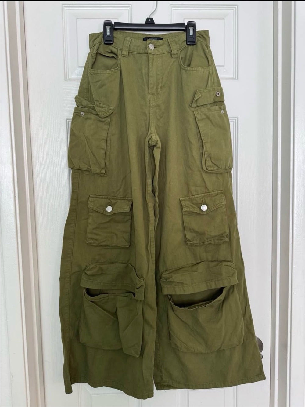 Forever 21 Olive Green Wide-Leg Cargo Pants